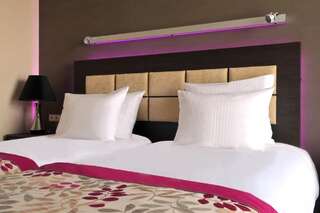 Отель Hotel 3 Trio Белосток Улучшенный двухместный номер с 1 кроватью или 2 отдельными кроватями-6