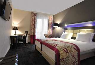 Отель Hotel 3 Trio Белосток Улучшенный двухместный номер с 1 кроватью или 2 отдельными кроватями-7