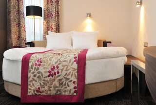 Отель Hotel 3 Trio Белосток Представительский номер с кроватью размера «king-size»-1